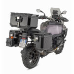 Bočni kofer GIVI TREKKER OUTBACK MONOKEY® CAM SIDE EVO SMART 40 BLACK LINE ALU crni desni 40L