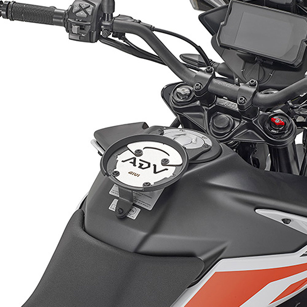 5bf2a3fb-7850-441e-b4a4-1791ad58d8c0 Nosač Tanklock torbe GIVI KTM 390 / 790 / 890 ADVENTURE BF51